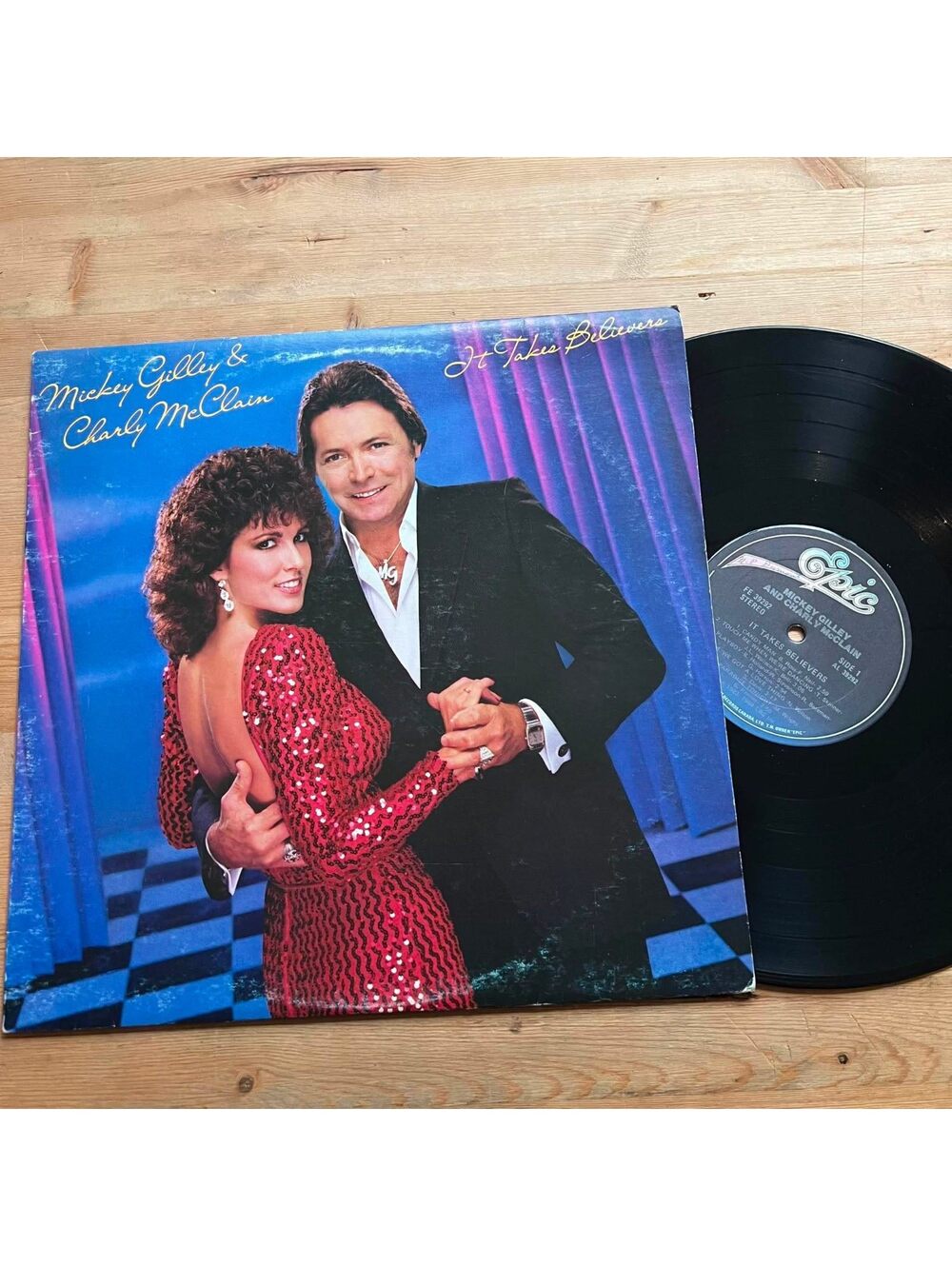 Mickey Gilley & Charly McClain - It takes Believers 33rpm VG+ VR22